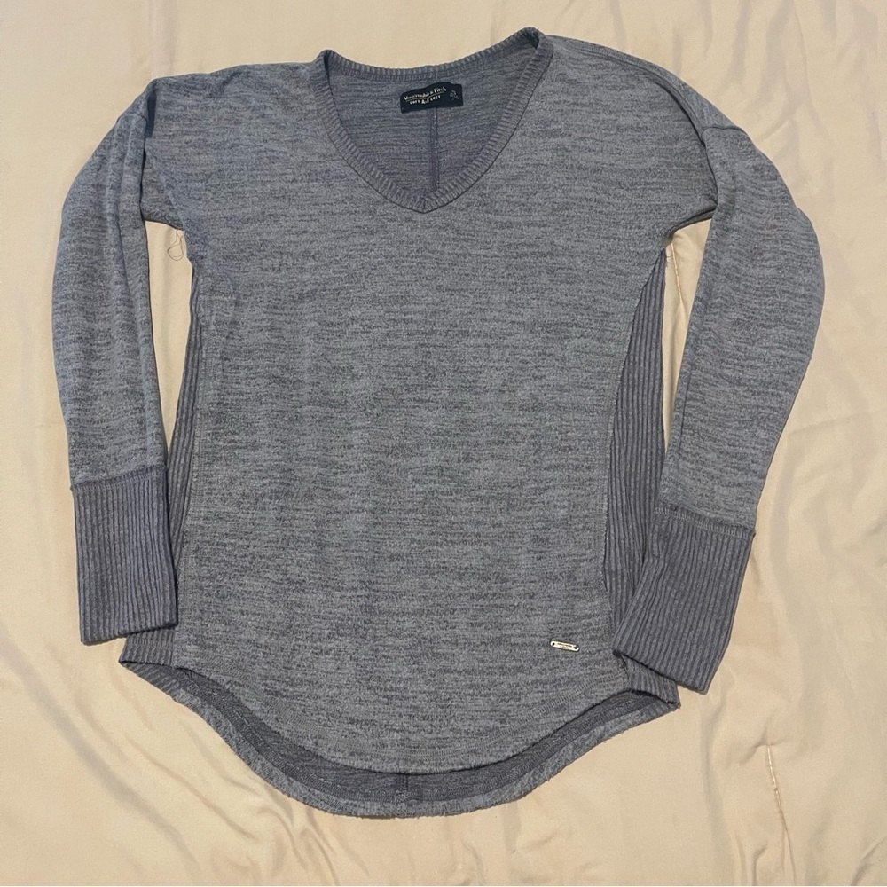 Abercrombie & Fitch V-Neck Women's Top Size  XS